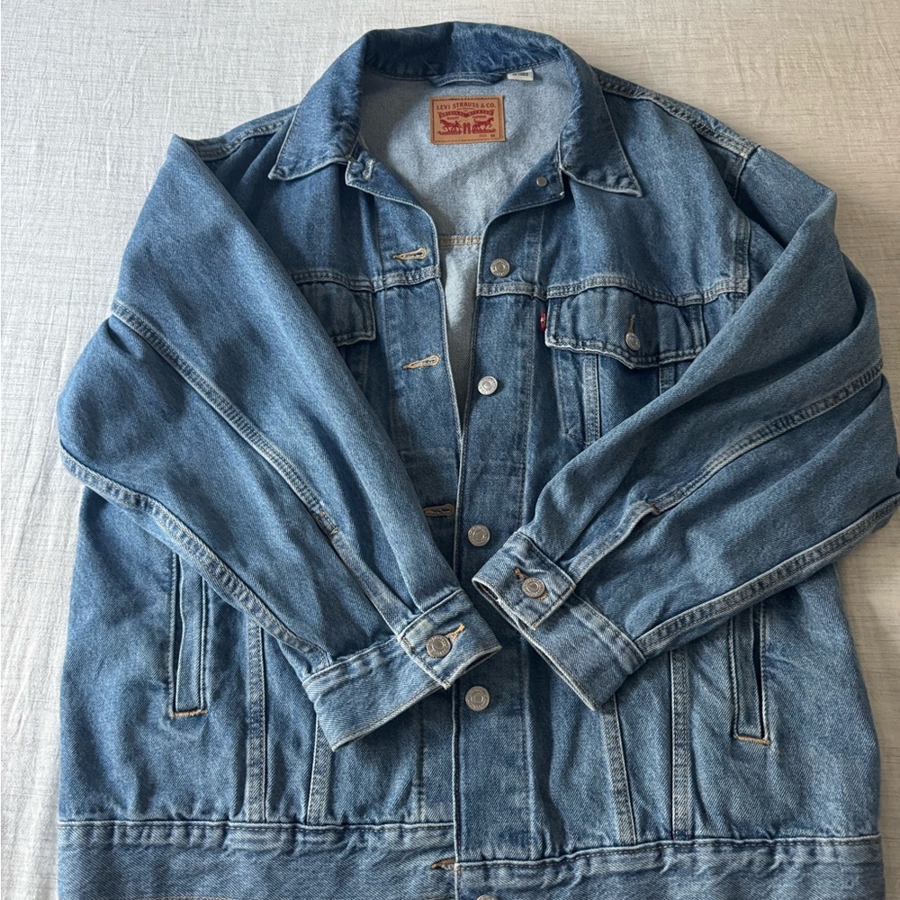 Oversized Levi’s Blue Denim Jacket